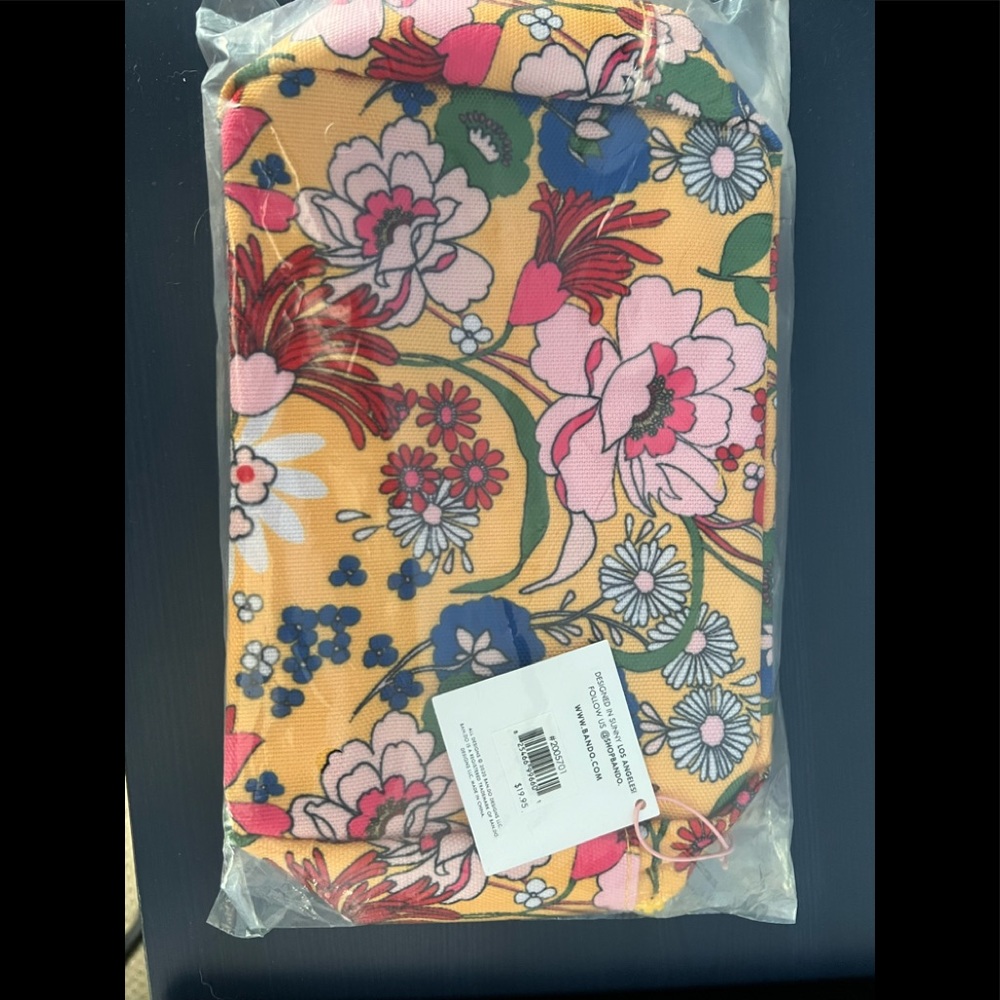 Cosmetic bag- nwt